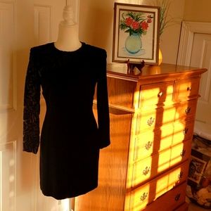 Liz Claiborne Vintage Velvet w/ Burnout Detail Dress EUC